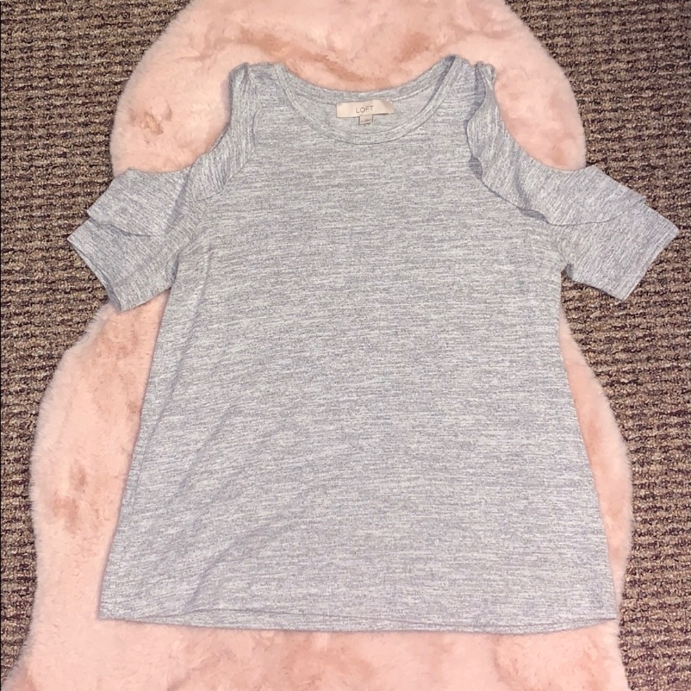 5 for $25🎈 Loft Heather Grey cold shoulder top